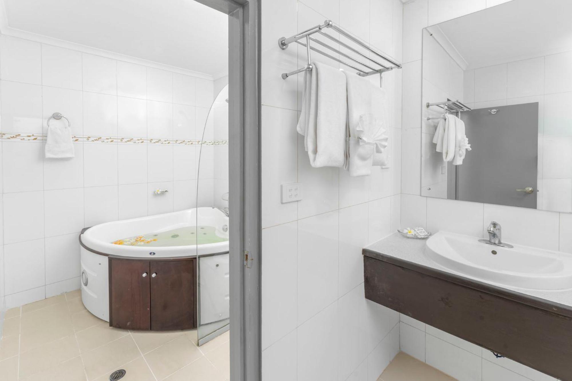 נאדי Trans International Hotel מראה חיצוני תמונה