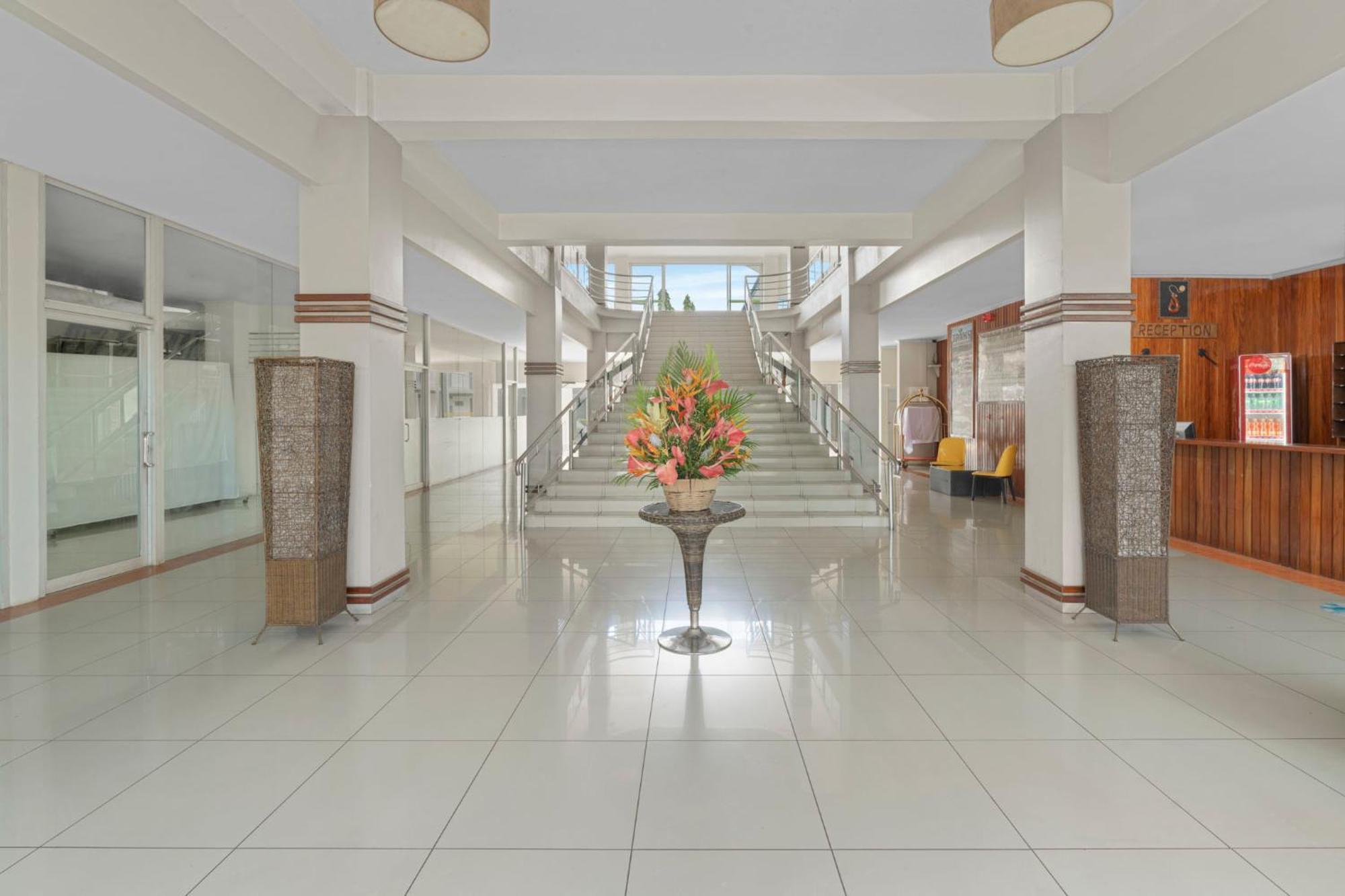 נאדי Trans International Hotel מראה חיצוני תמונה