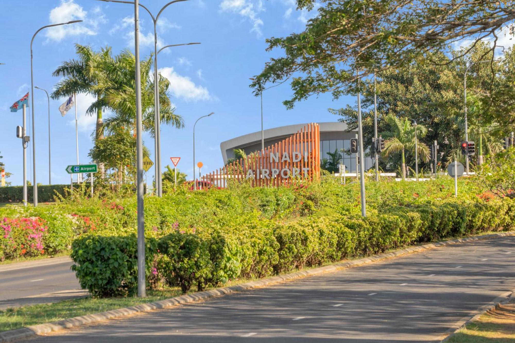 נאדי Trans International Hotel מראה חיצוני תמונה